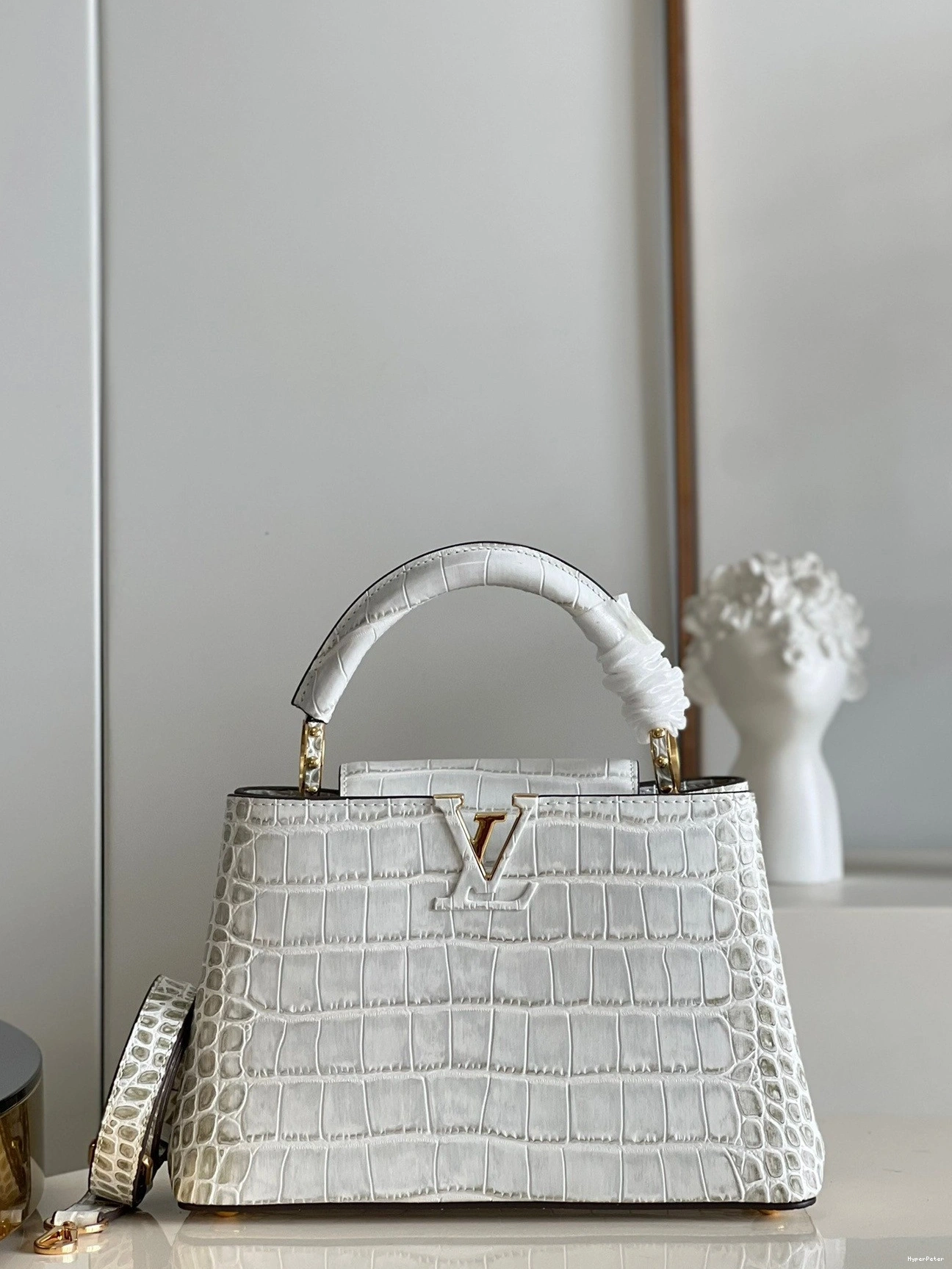 VUITTON LOUIS CAPUCINES BB 0801